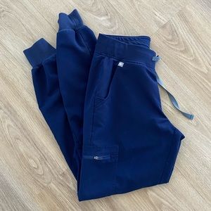 Figs navy jogger style scrub pant